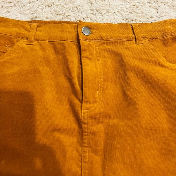 Cute Rue21 stretchy brown skirt size medium - Picture 3 of 4